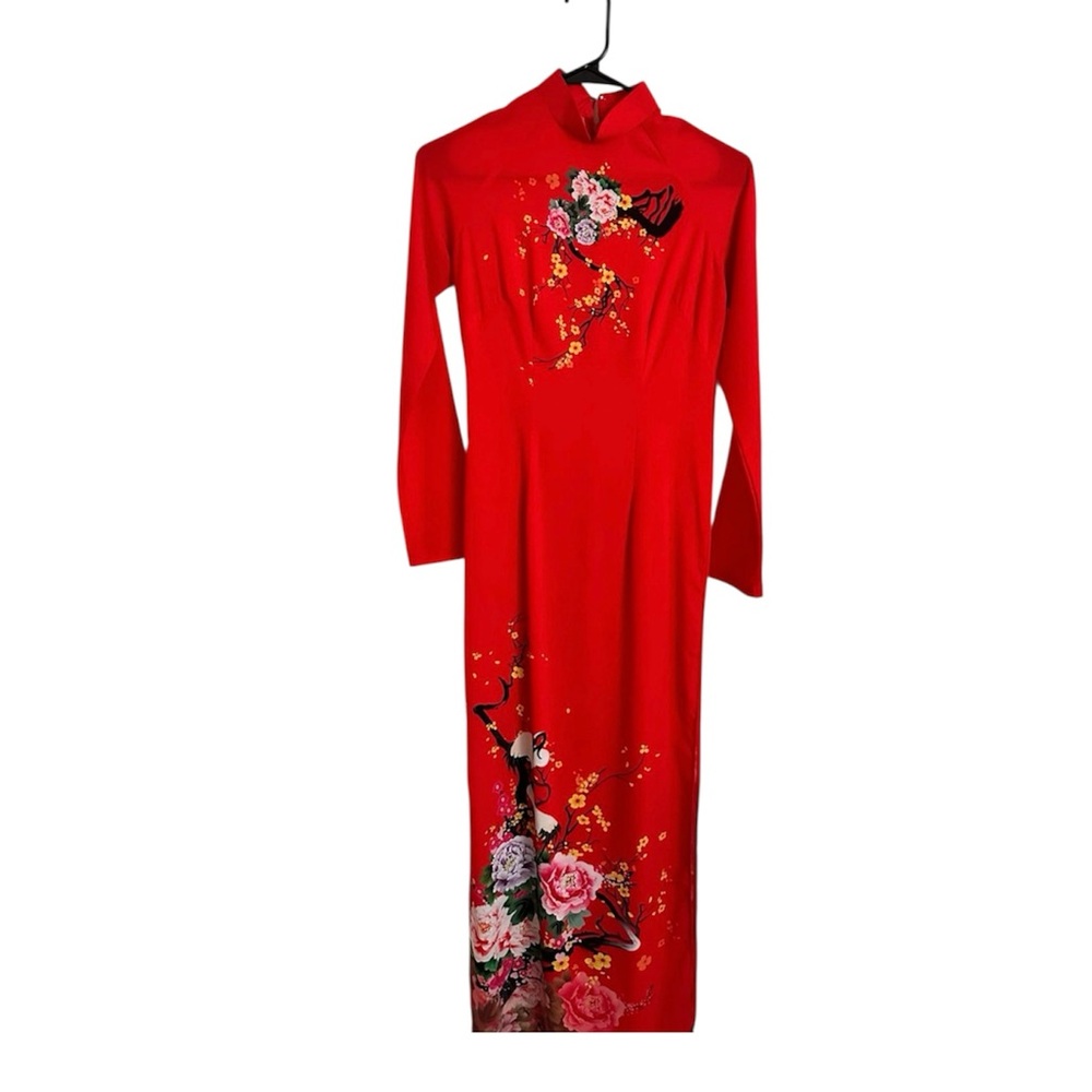 Traditional áo dài